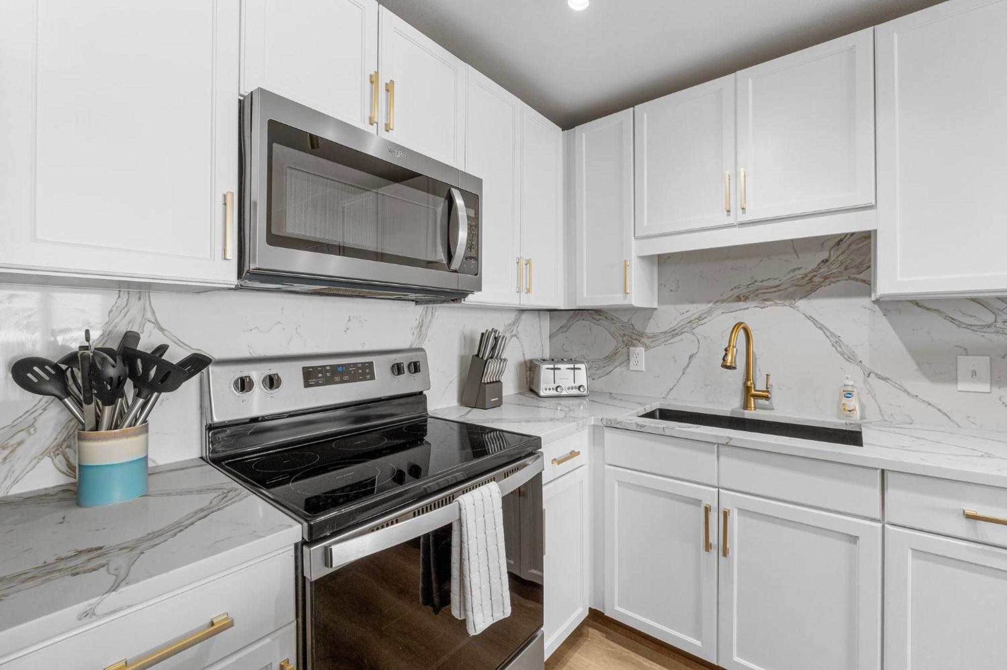 Spacious 4bd Gulfview Condo! 5 Pools! Free Chairs! By Dolce Getaways * Panama City Beach