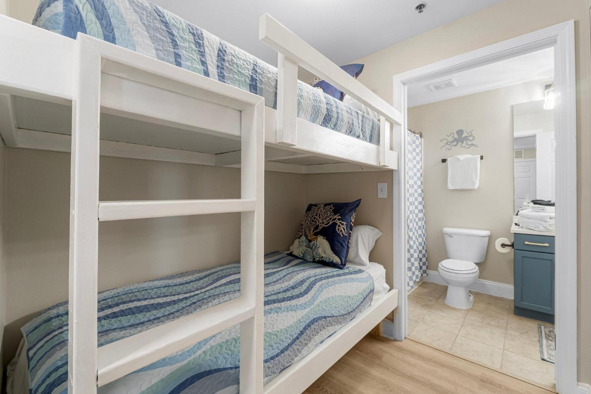 Spacious 4bd Gulfview Condo! 5 Pools! Free Chairs! By Dolce Getaways Apartment