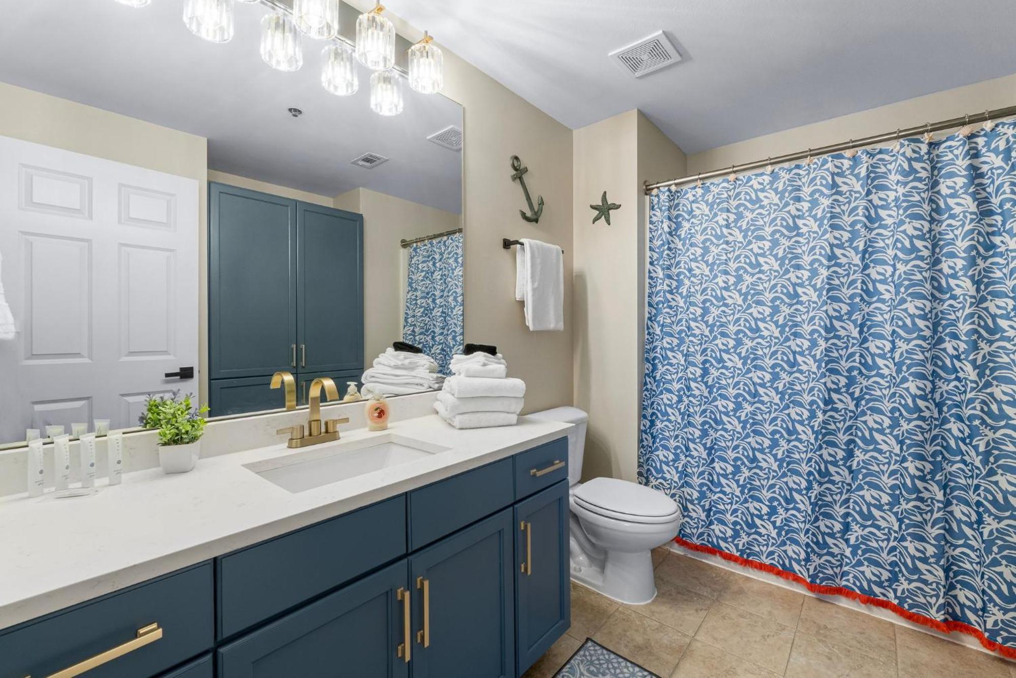 Spacious 4bd Gulfview Condo! 5 Pools! Free Chairs! By Dolce Getaways