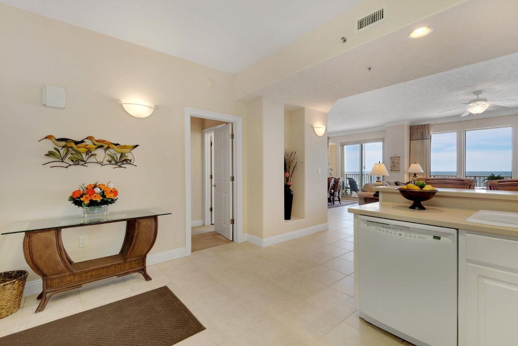 Stunning 16th Floor With Fitness Center, Hot Tubs, Pools, And Access - Unit 1606