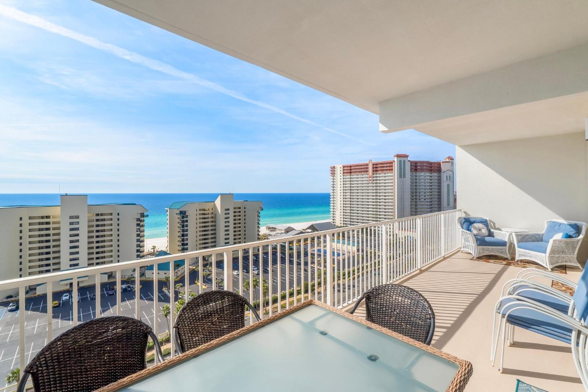 Apartment & Ocean Views! Steps To & Dining, Sleeps 9! Dolce Getaways Pcb