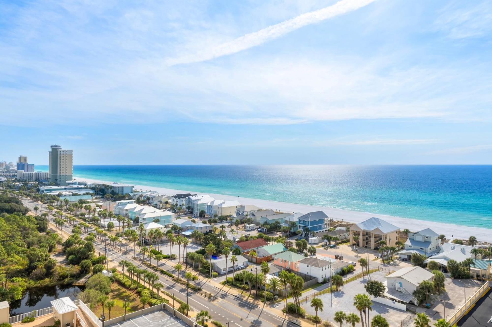 & Ocean Views! Steps To & Dining, Sleeps 9! Dolce Getaways Pcb