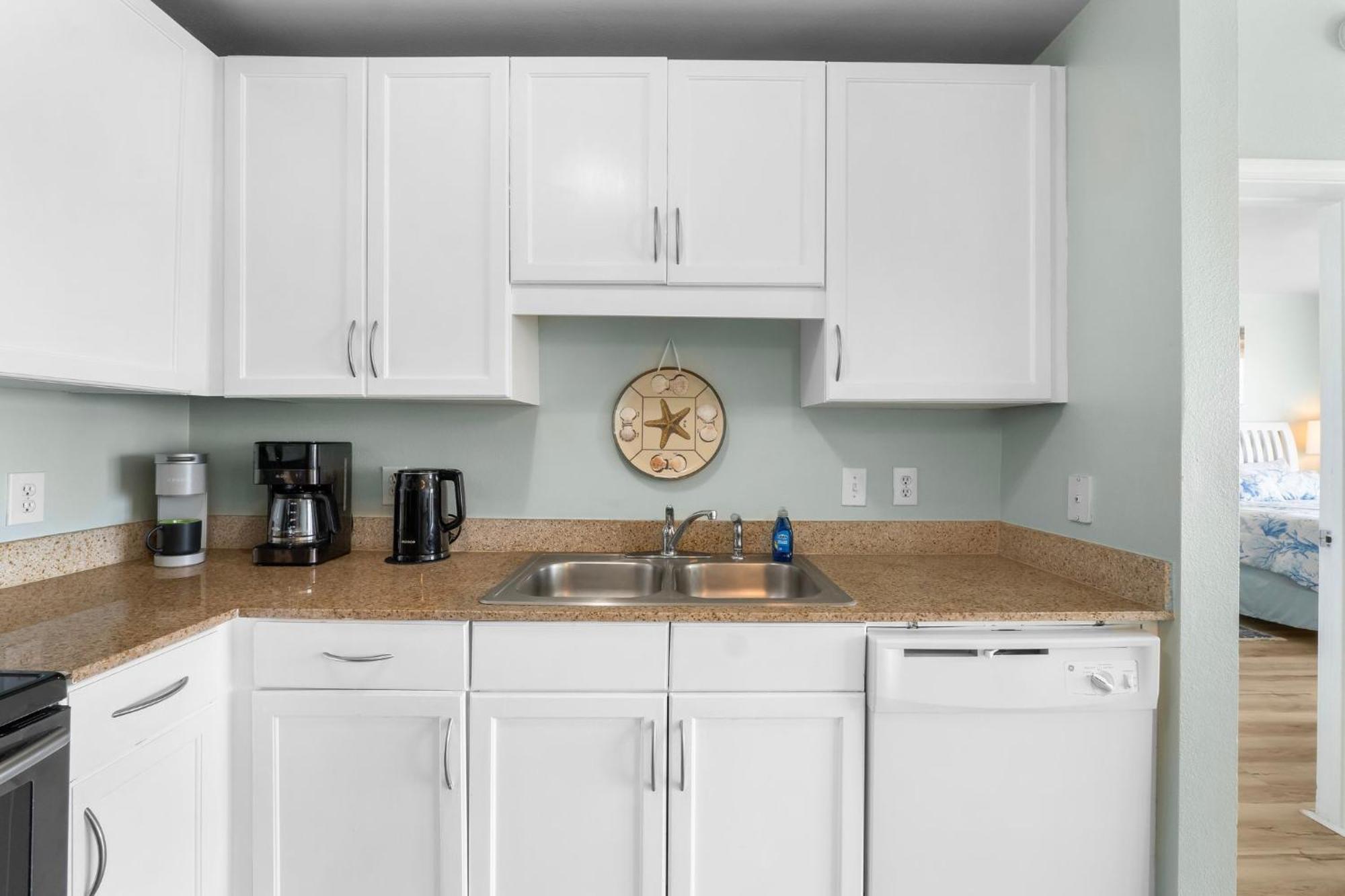 & Ocean Views! Steps To & Dining, Sleeps 9! Dolce Getaways Pcb Apartment *