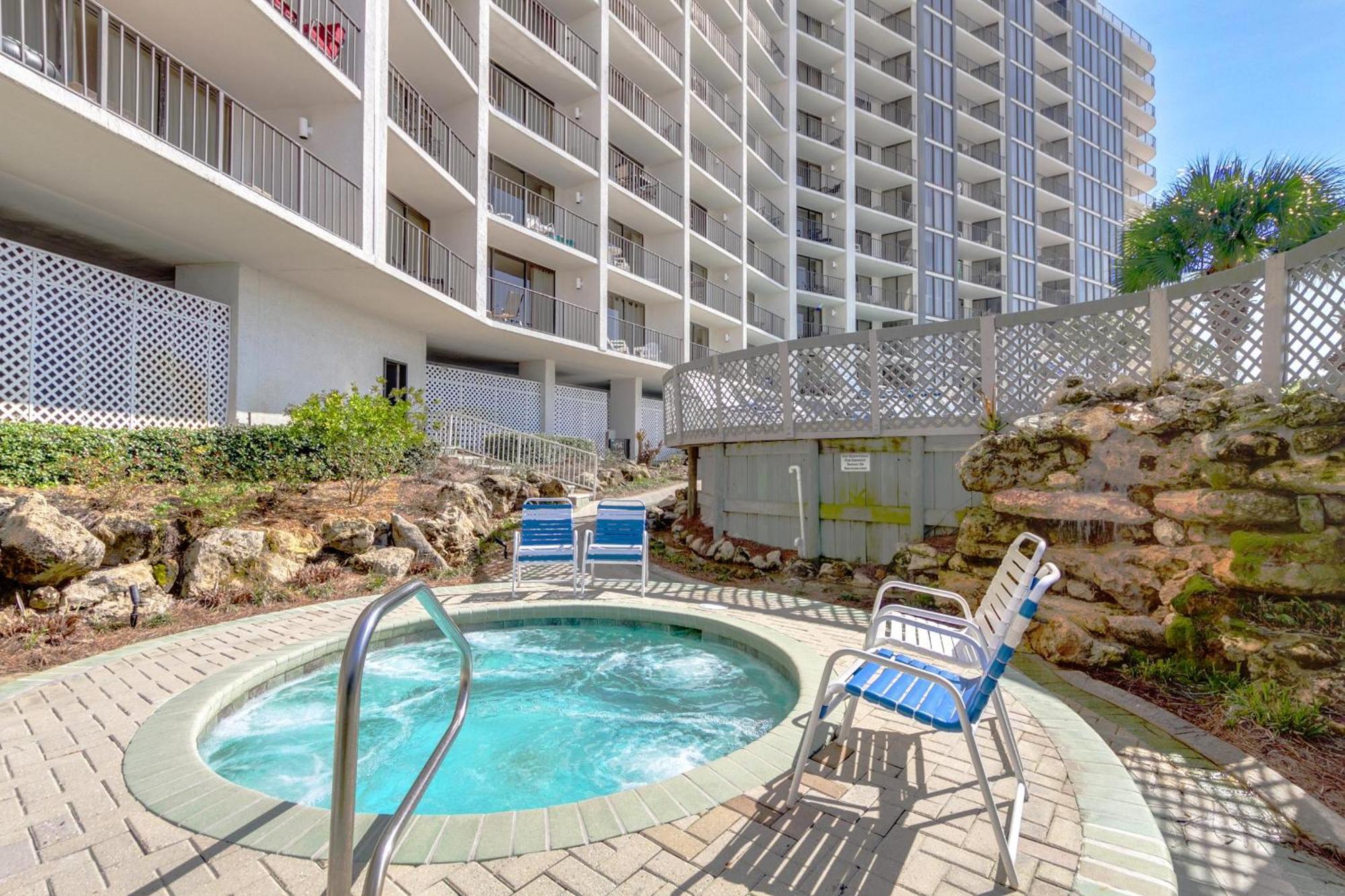 Apartment Leeward 308 At Edgewater