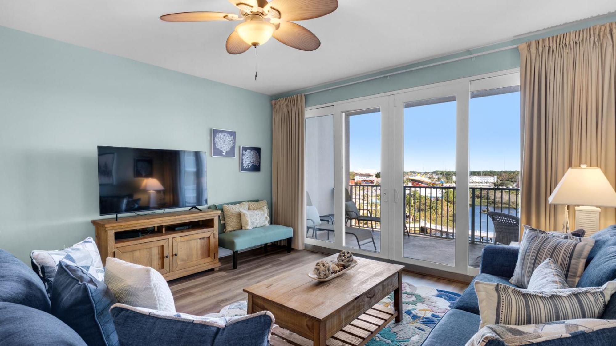 Laketown Wharf 729 - Paradise Retreat Holiday home