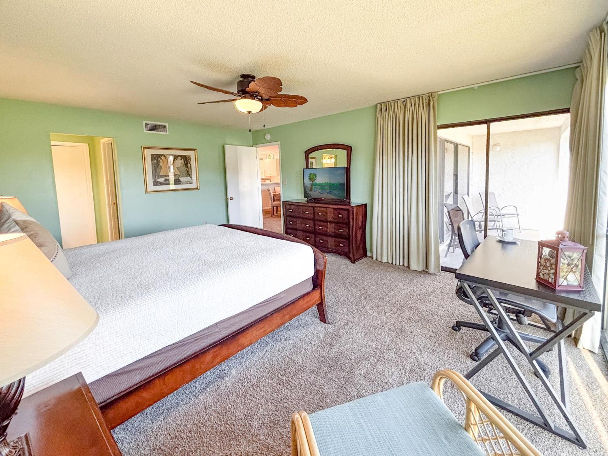 Edgewater 2504 'by The Pool' Holiday home