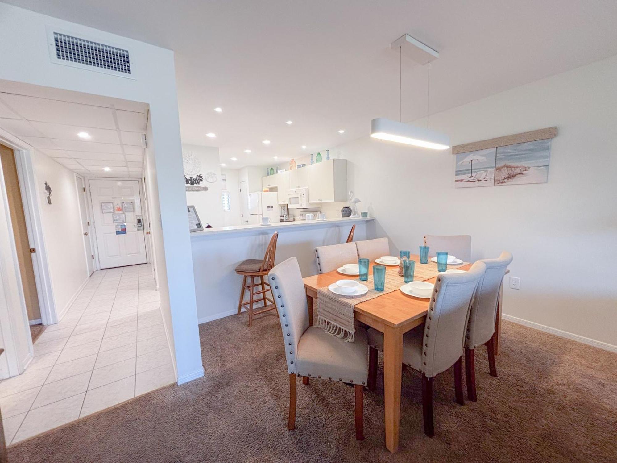 Edgewater 2504 'by The Pool' Holiday home *