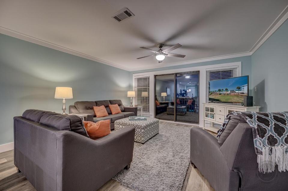 Holiday home Our Happy Place! Seasonal Srv! Pool & Gulf Views! Panama City Beach