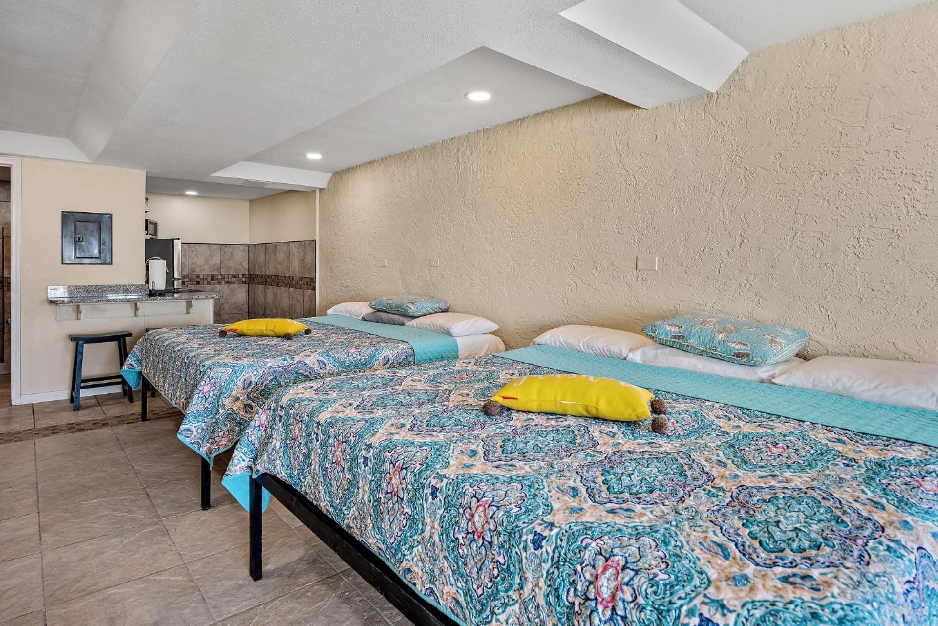 Apartment Pet Friendly Ground Level Steps To The Sand! Pool Hot Tub Wifi *
