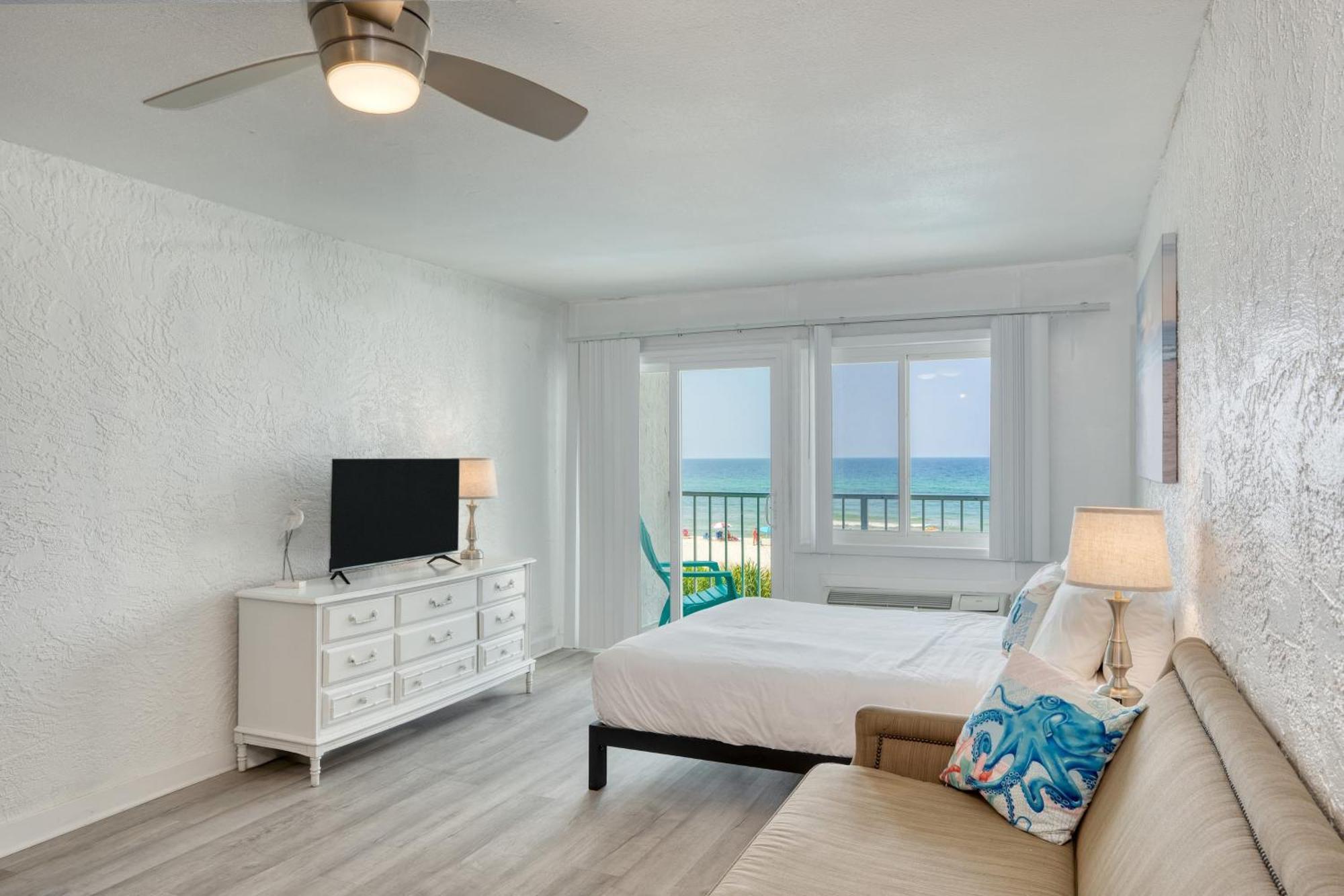 Ambassador C204 By Avantstay Beachfront Access Holiday home Panama City Beach