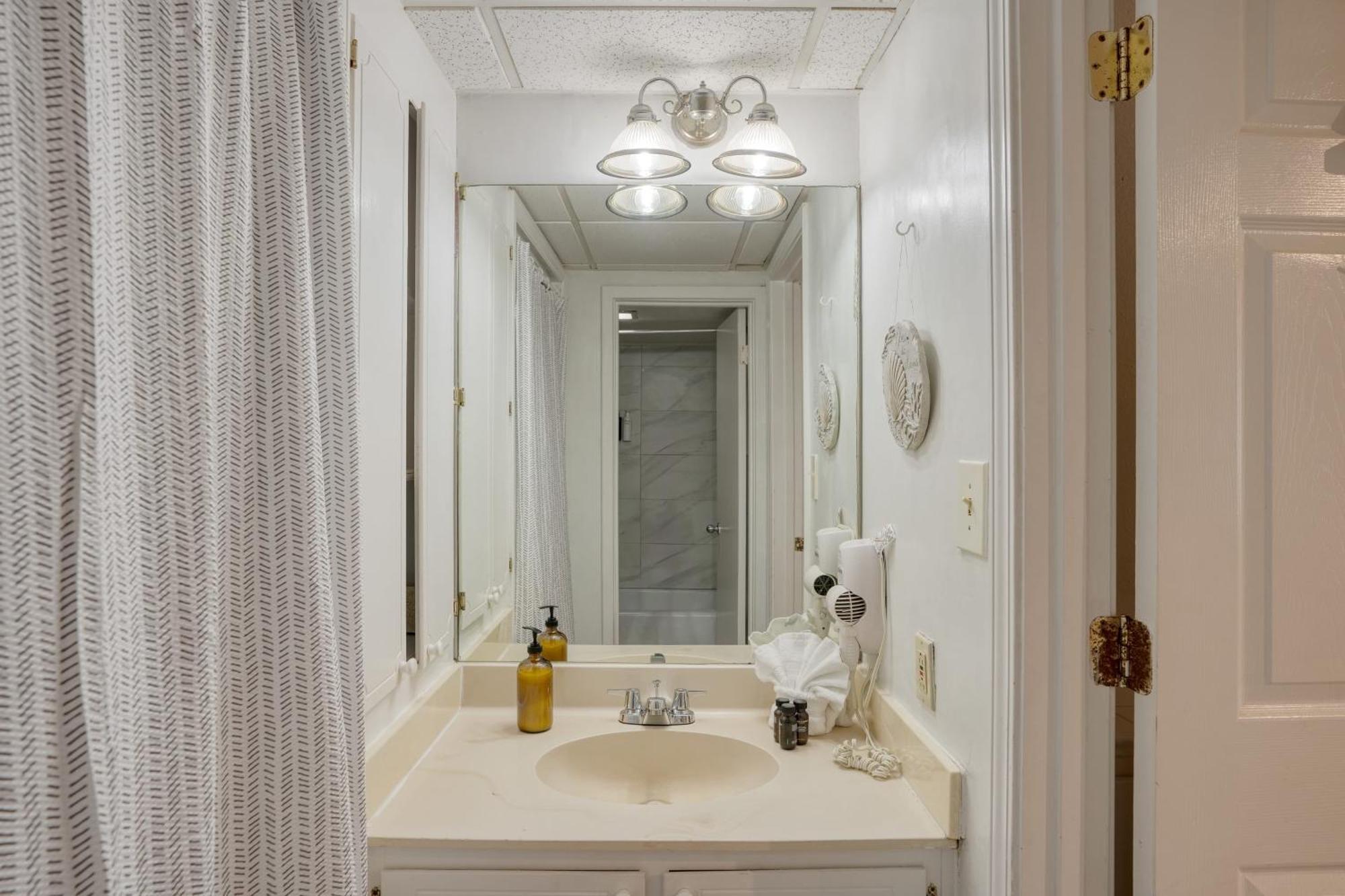 Fontainebleau 335 By Avantstay Beachfront Access Holiday home Panama City Beach