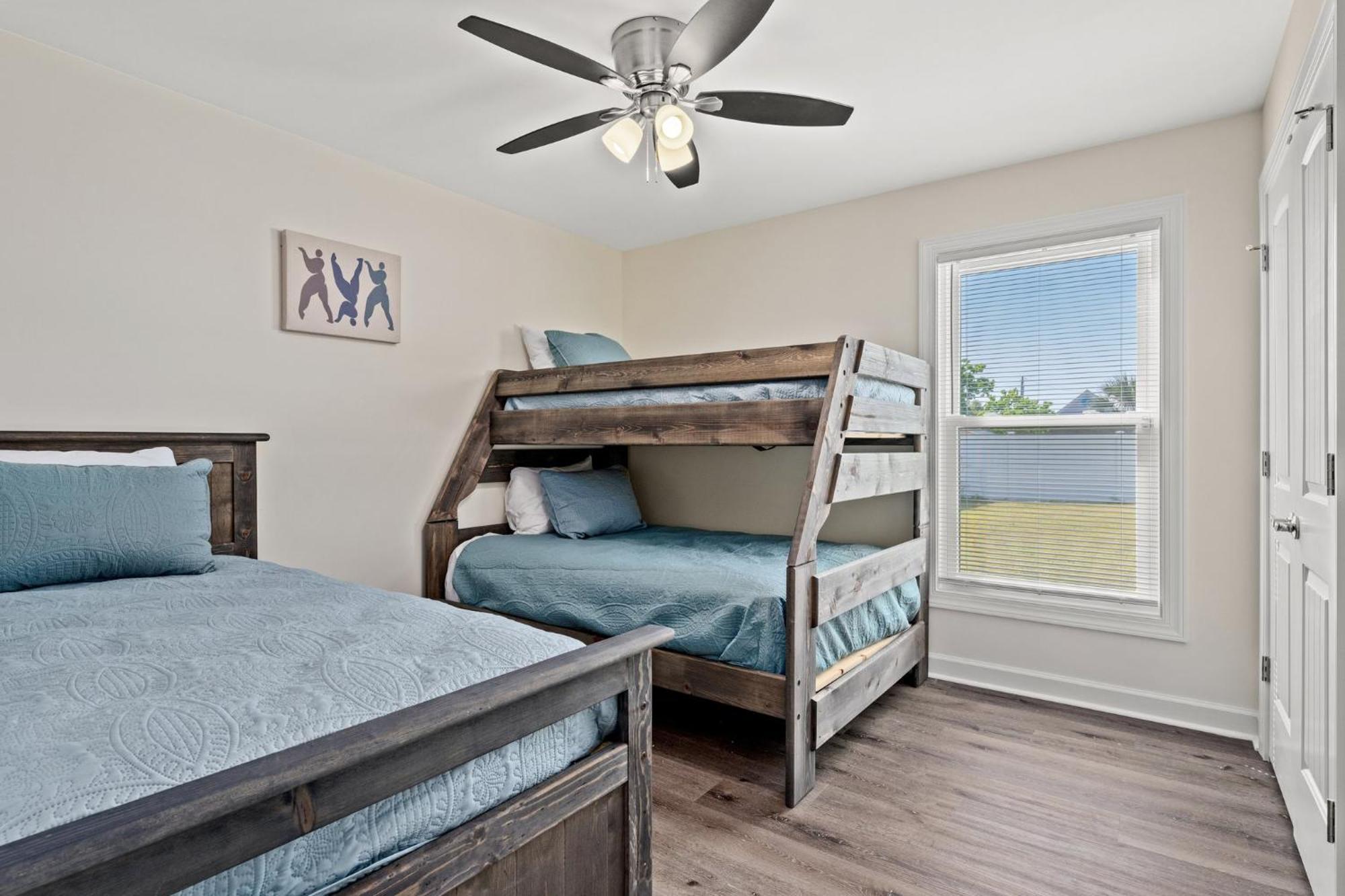Heated Pool & Pet Friendly - Minutes To - Spacious Backyard - Flpcb38