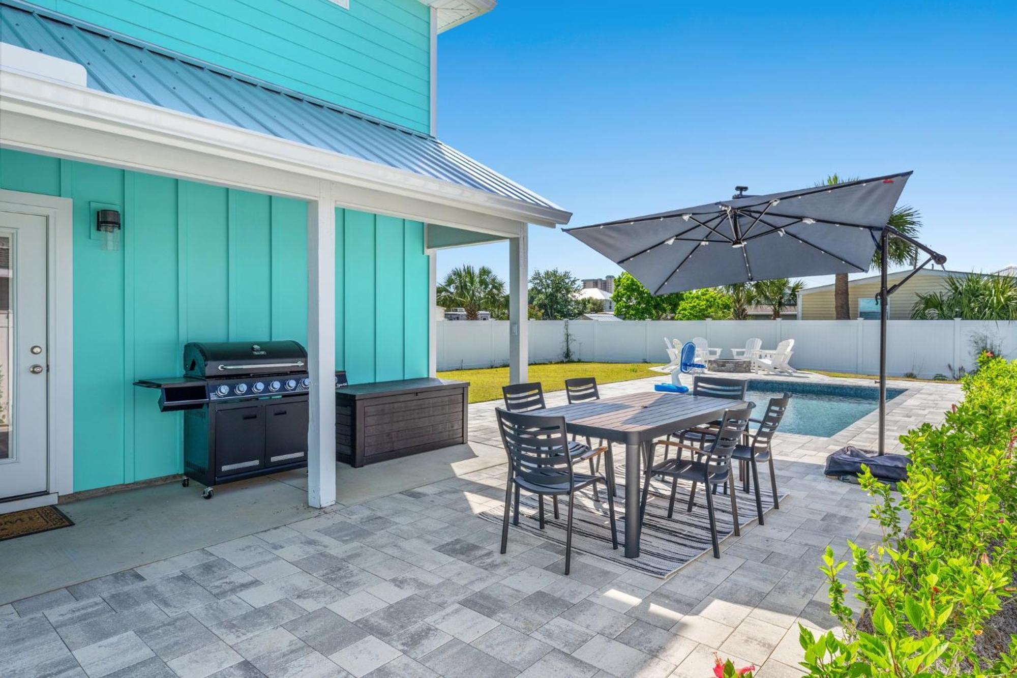 Heated Pool & Pet Friendly - Minutes To - Spacious Backyard - Flpcb38 Holiday home