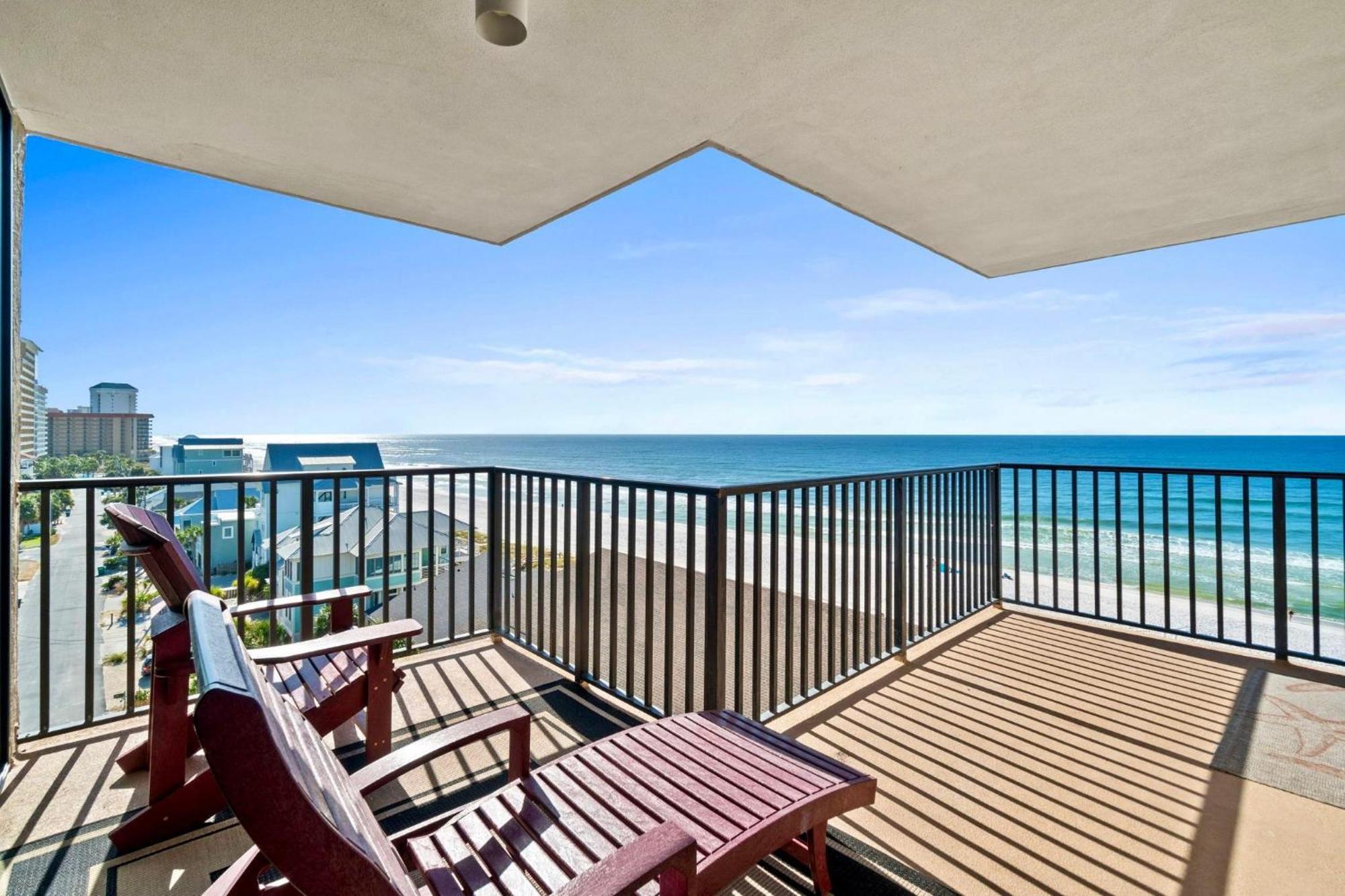 Pelican Walk 801