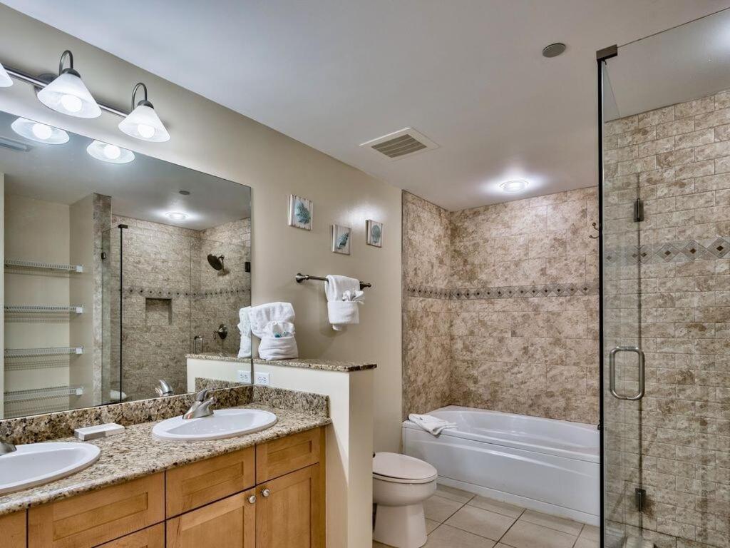 Aqua 2102 Apartment
