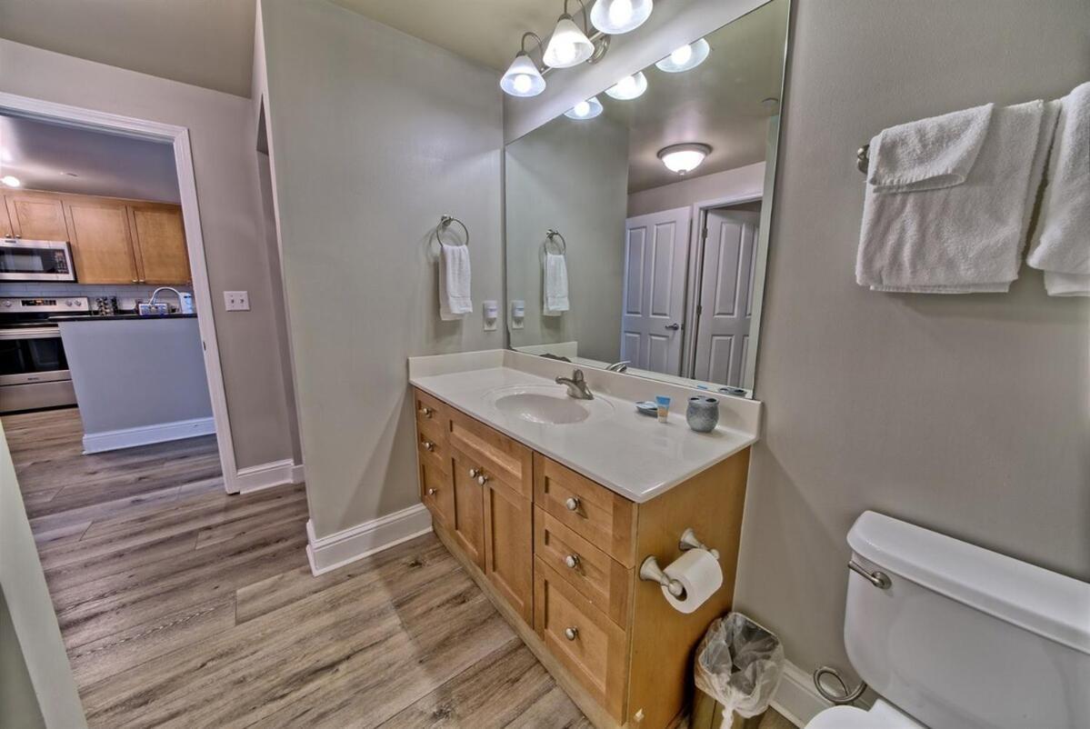 Aqua 707 Apartment *