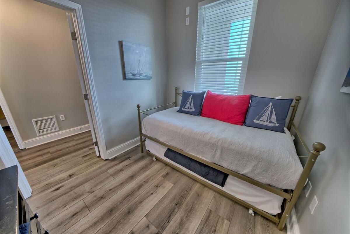Aqua 707 Apartment *