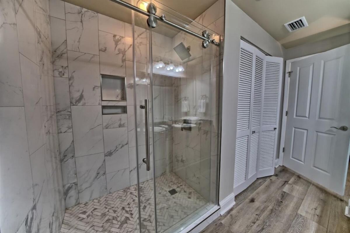 Aqua 707 Apartment *