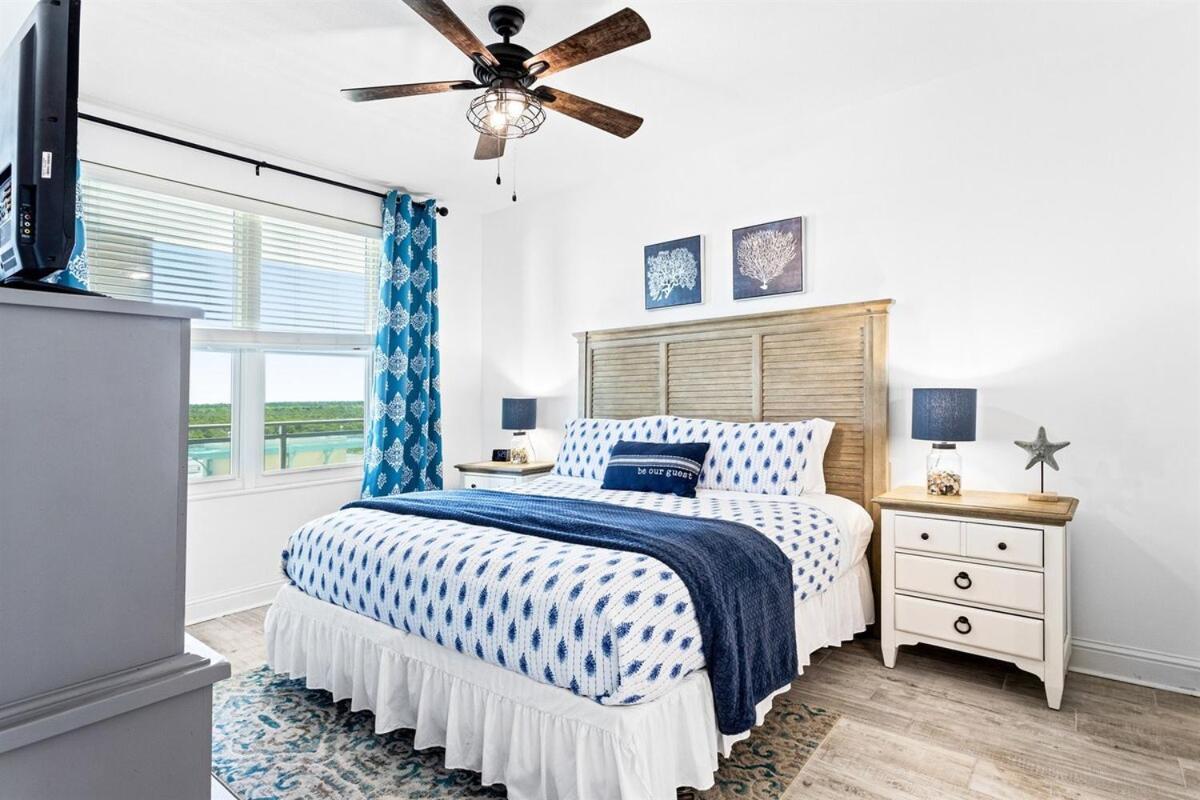 Aqua 705 Apartment *