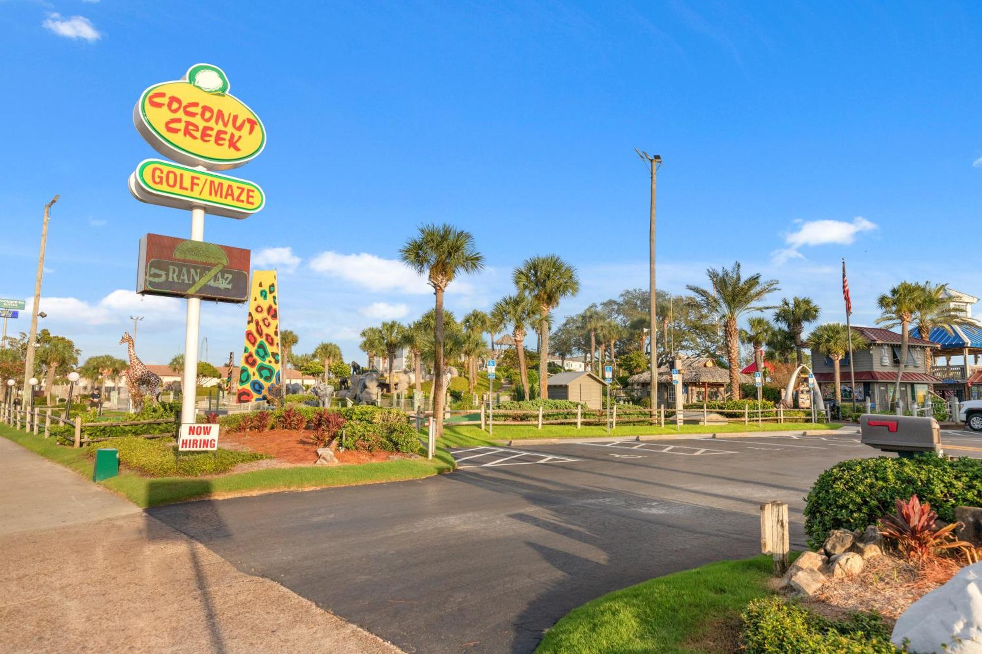 Large Balcony! Gulf Front Master Suite! Many Amenities On-site! Holiday home Panama City Beach