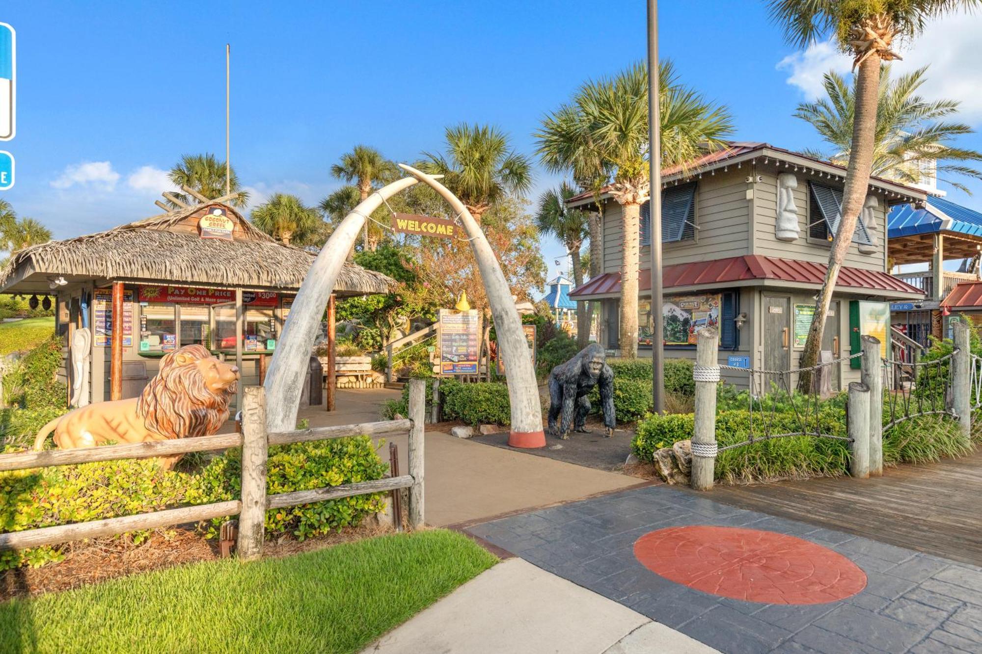 Large Balcony! Gulf Front Master Suite! Many Amenities On-site! Panama City Beach
