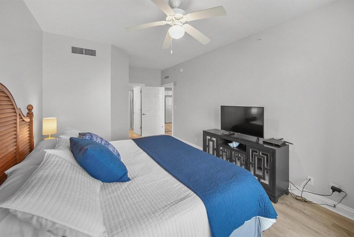 Calypso 1706 East Direct Gulf Front 3br 2 Kings 2ba Apartment *