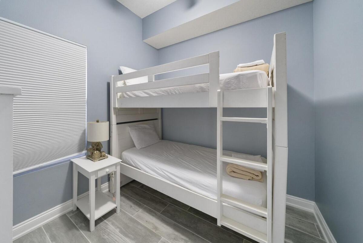 Calypso 2306w Penthouse Vip Parking And 2 Sets Of Chairs Panama City Beach
