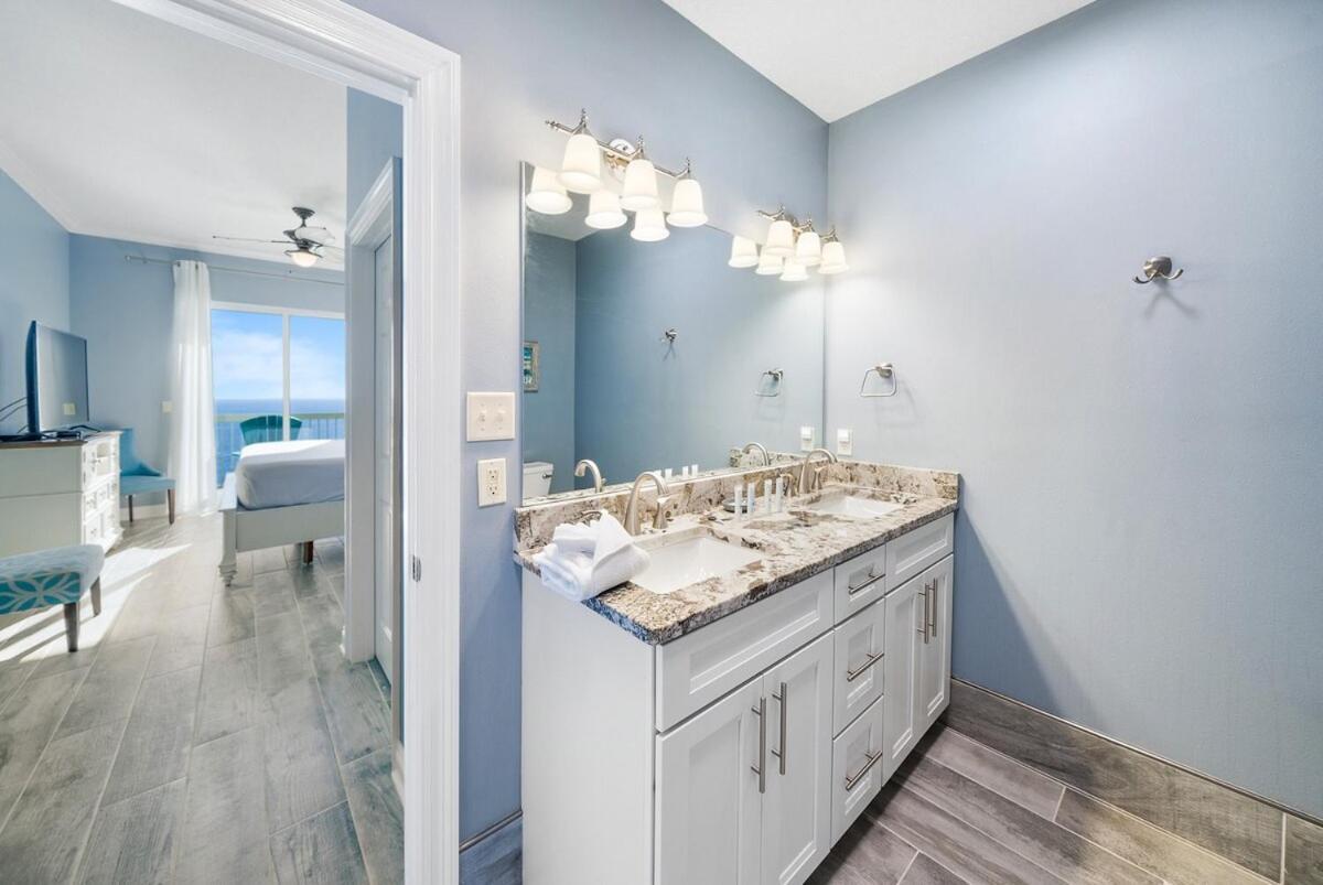Calypso 2306w Penthouse Vip Parking And 2 Sets Of Chairs Panama City Beach