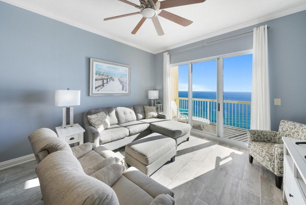 Calypso 2306w Penthouse Vip Parking And 2 Sets Of Chairs Apartment