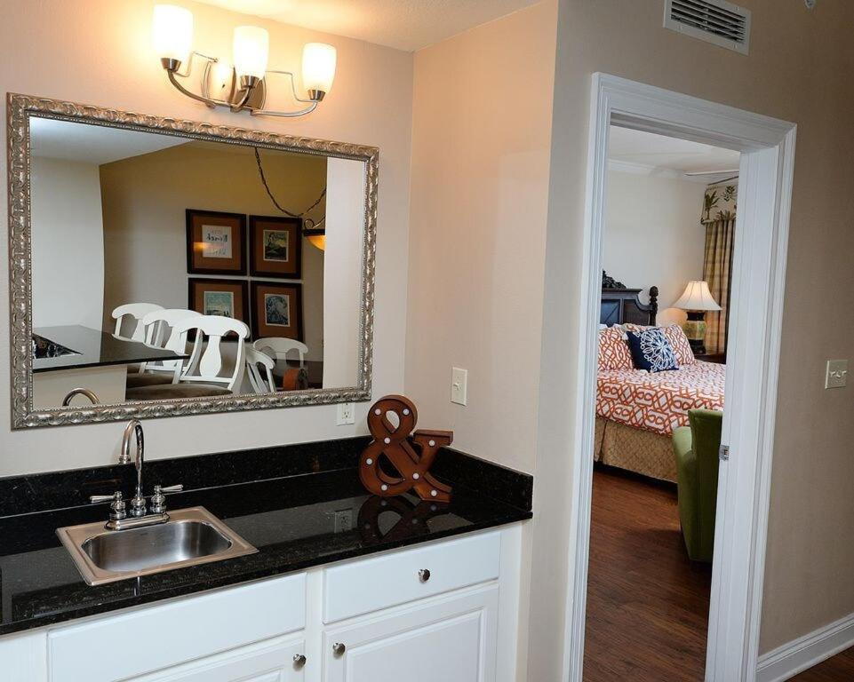 Apartment 1202 East Calypso Gulf Front 3bedroom 2 Bath
