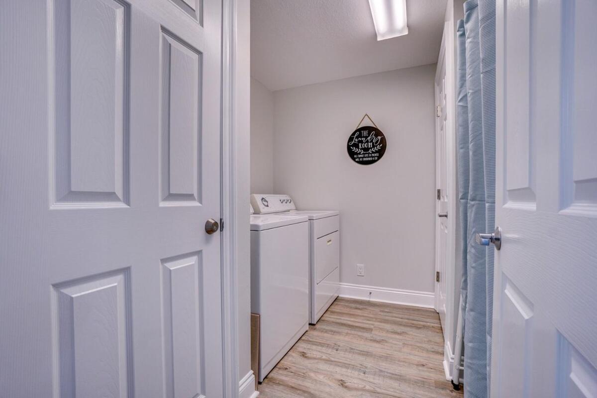 1104 West 3 Bedrooms Including 2 King Bedrooms And Custom