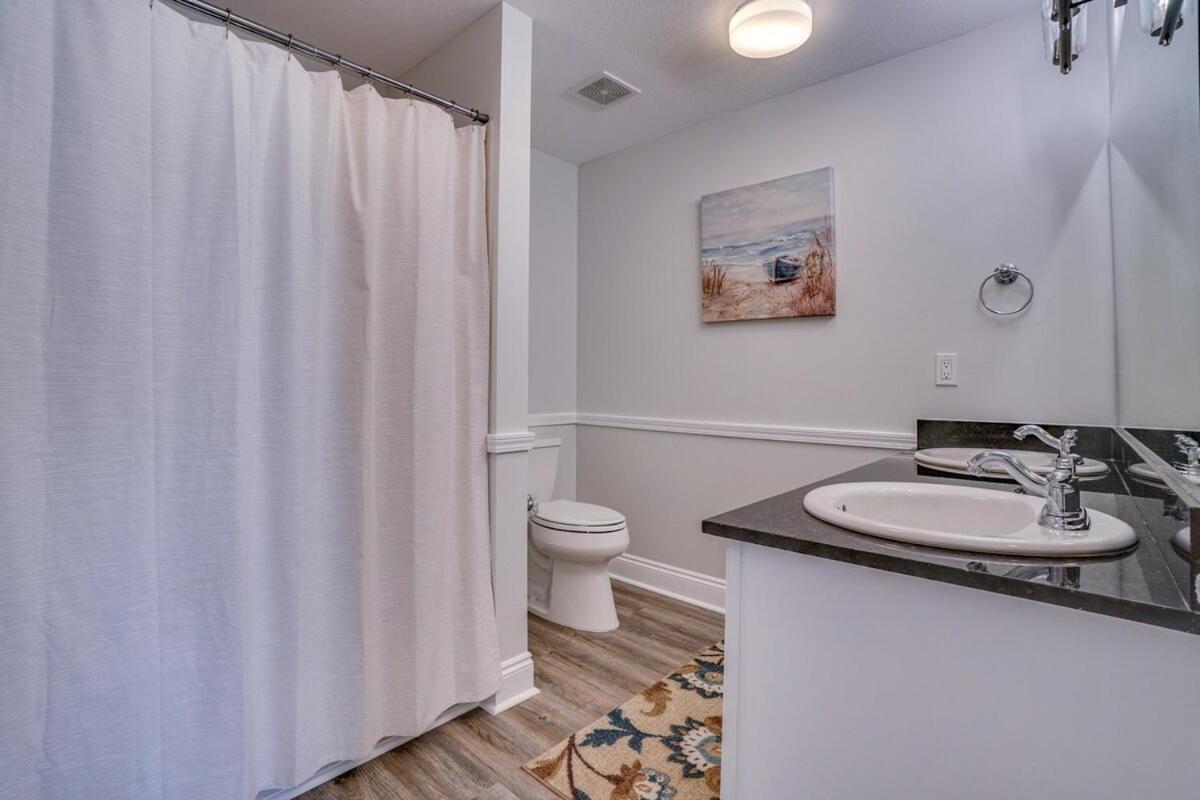 1104 West 3 Bedrooms Including 2 King Bedrooms And Custom Apartment