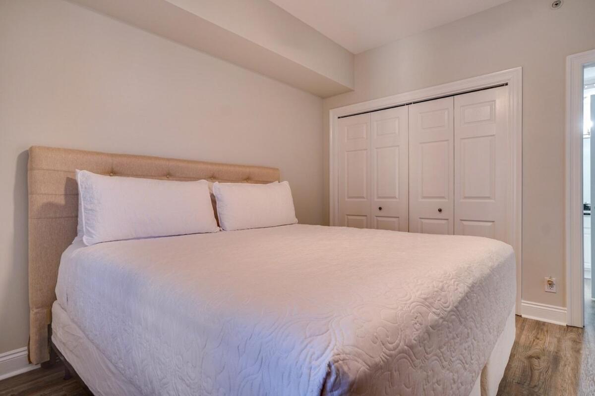 1104 West 3 Bedrooms Including 2 King Bedrooms And Custom Apartment