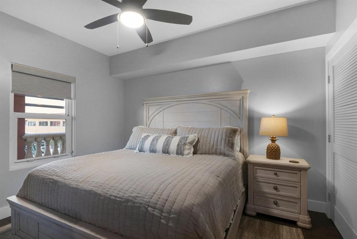 Apartment Calypso 302 West Direct Front Awesome! *