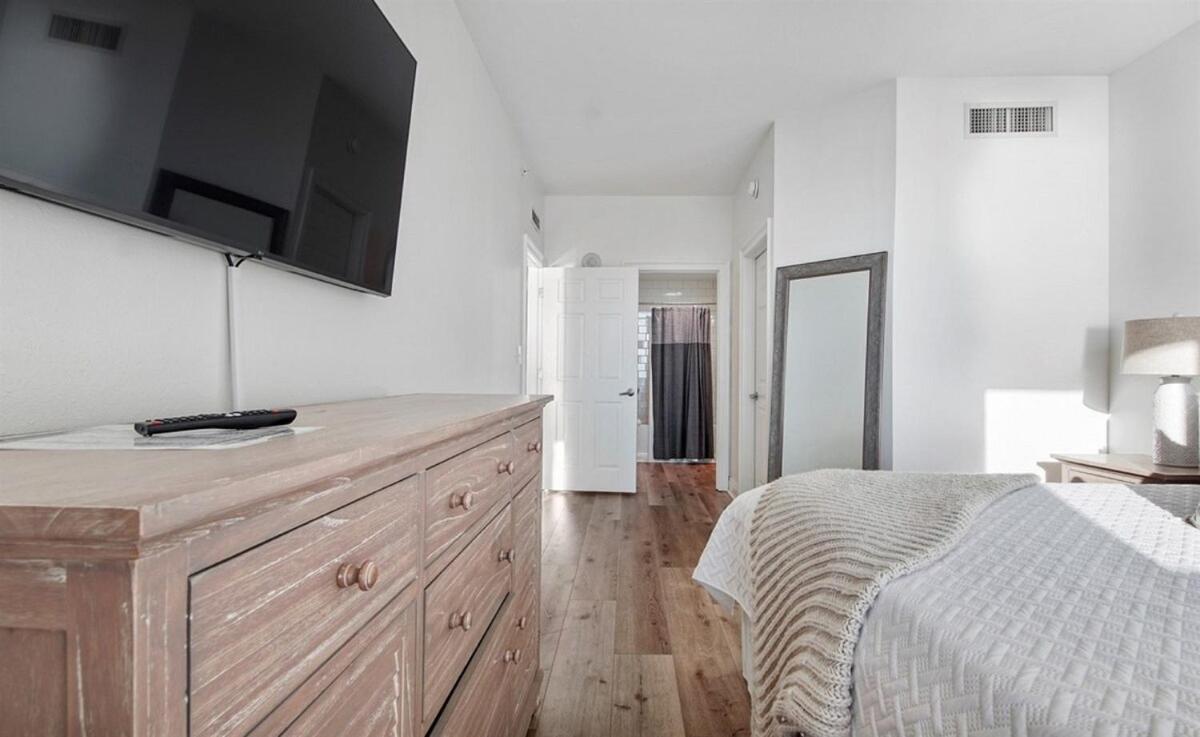 Apartment Calypso 302 West Direct Front Awesome! *