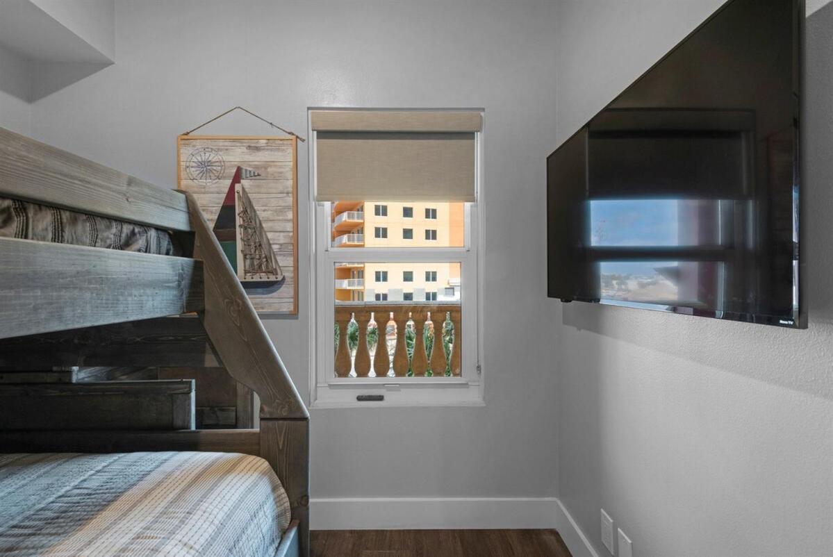 Apartment Calypso 302 West Direct Front Awesome!