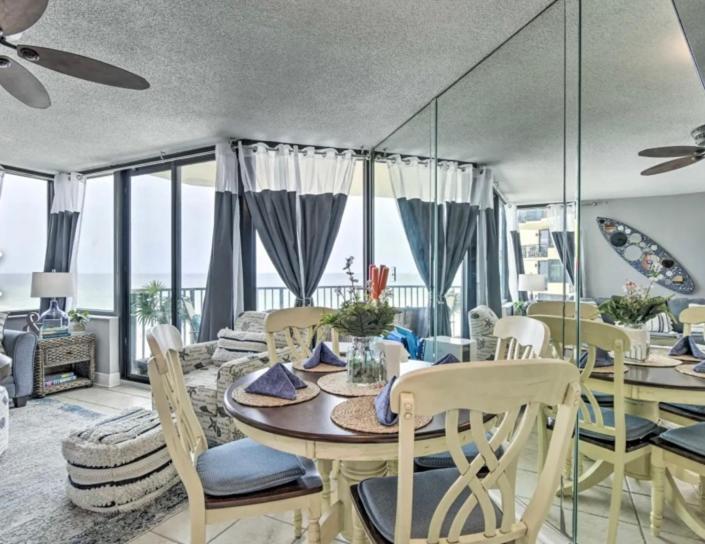 Apartment Riptide Reef