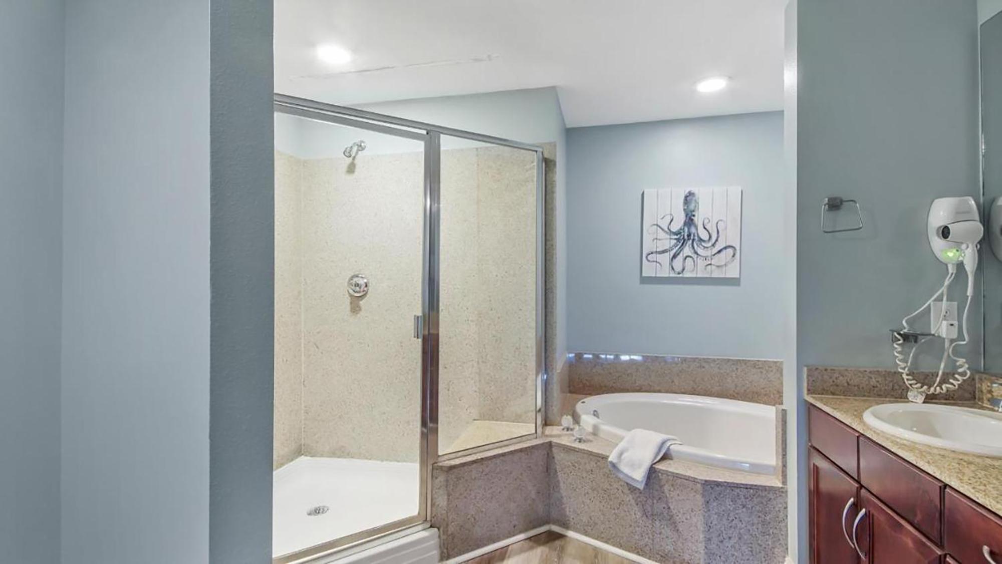 Laketown Wharf 1608 By Emerald Coast Retreats Panama City Beach