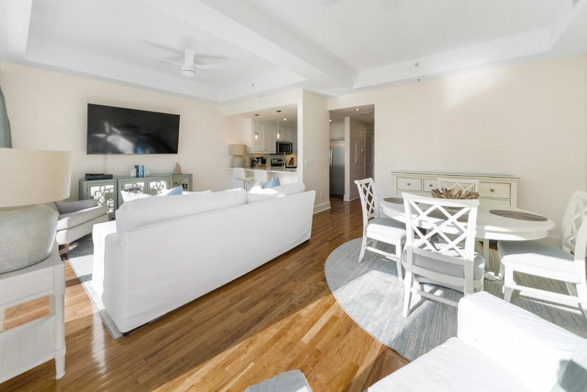 Carillon Market 301 Apartment *