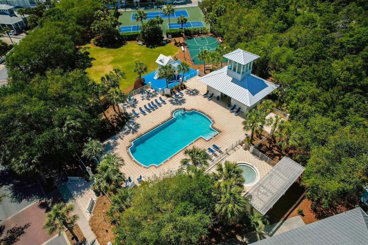 Carillon Market 301 Apartment *