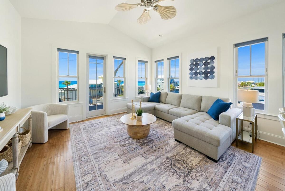 Holiday home Aloha Beaches 20 Steps From Private Pool *
