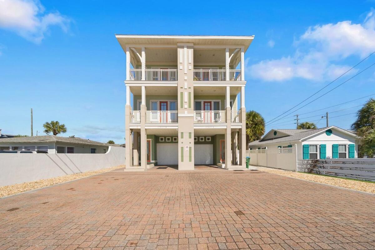 Holiday home Aloha Beaches 20 Steps From Private Pool *