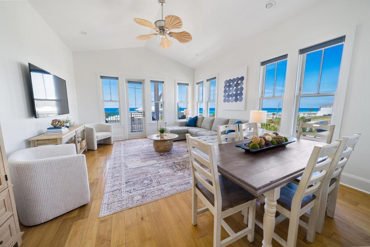 Holiday home Aloha Beaches 20 Steps From Private Pool *