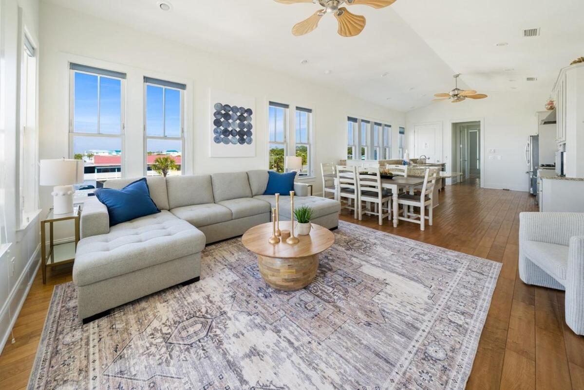 Aloha Beaches 20 Steps From Private Pool Holiday home