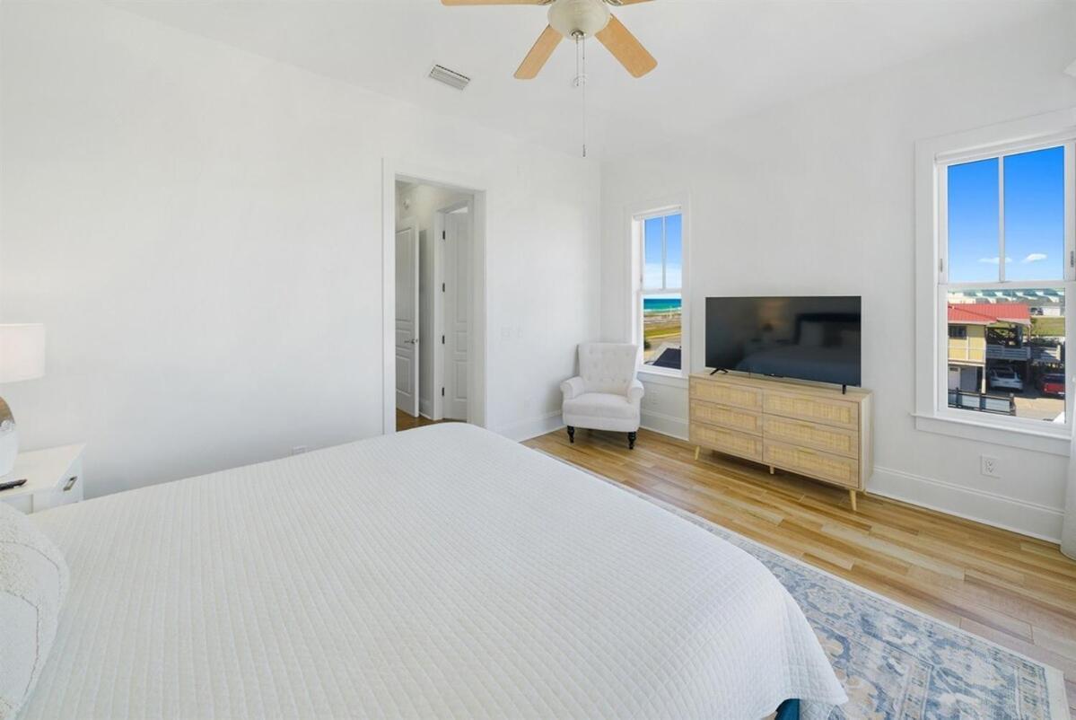 Holiday home Aloha Beaches 20 Steps From Private Pool *