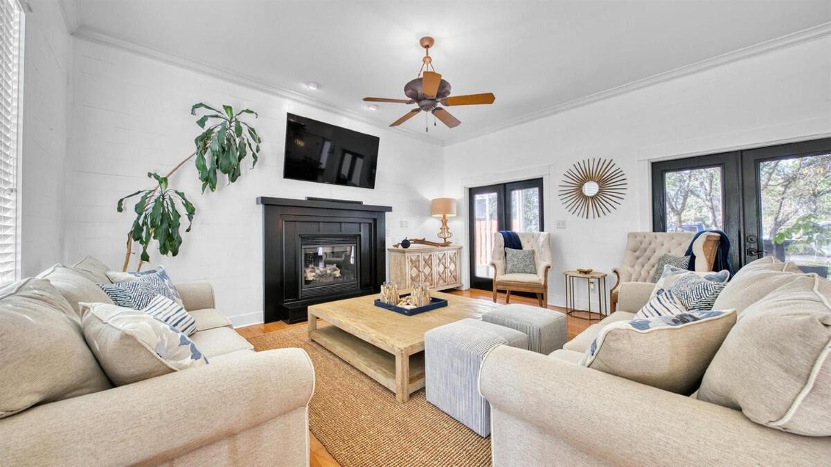 Holiday home 12 C Breeze Private Pool Sleeps 16 Near Rosemary