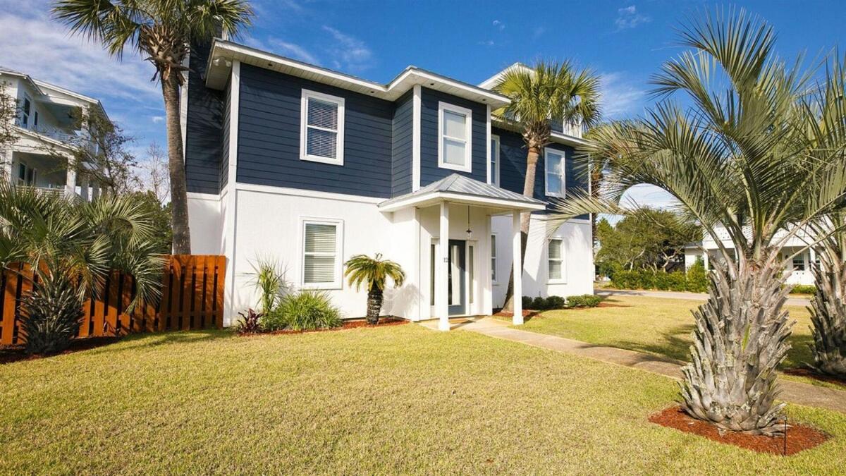 12 C Breeze Private Pool Sleeps 16 Near Rosemary