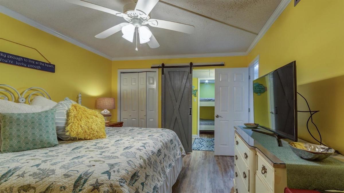 Edgewater Leeward 101 Apartment