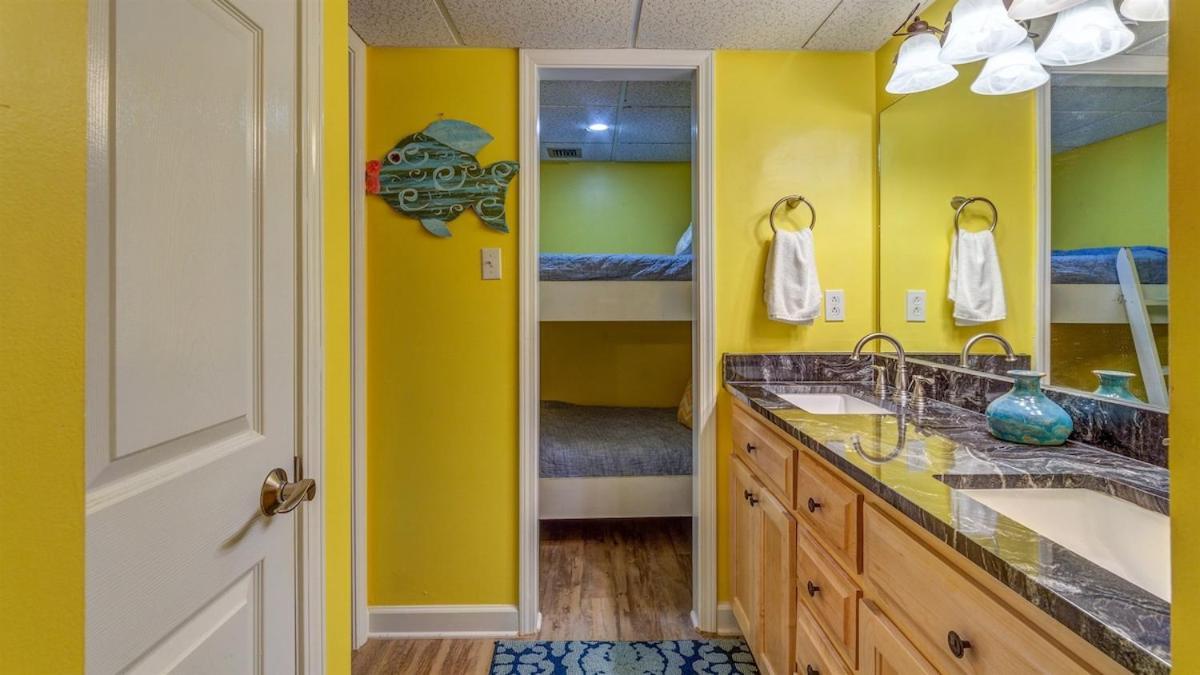Apartment Edgewater Leeward 101 *