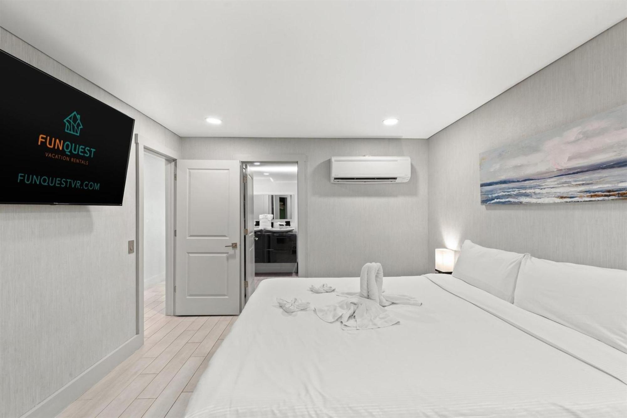 The Summit 616 Apartment *